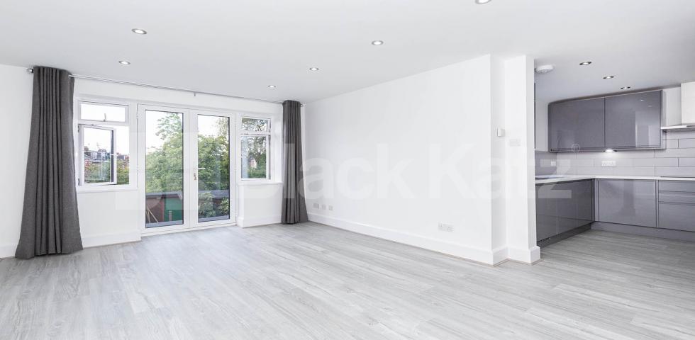 			NEWLY REFURBISHED!, 2 Bedroom, 1 bath, 1 reception Apartment			 Beechwood Road, CROUCH END 
